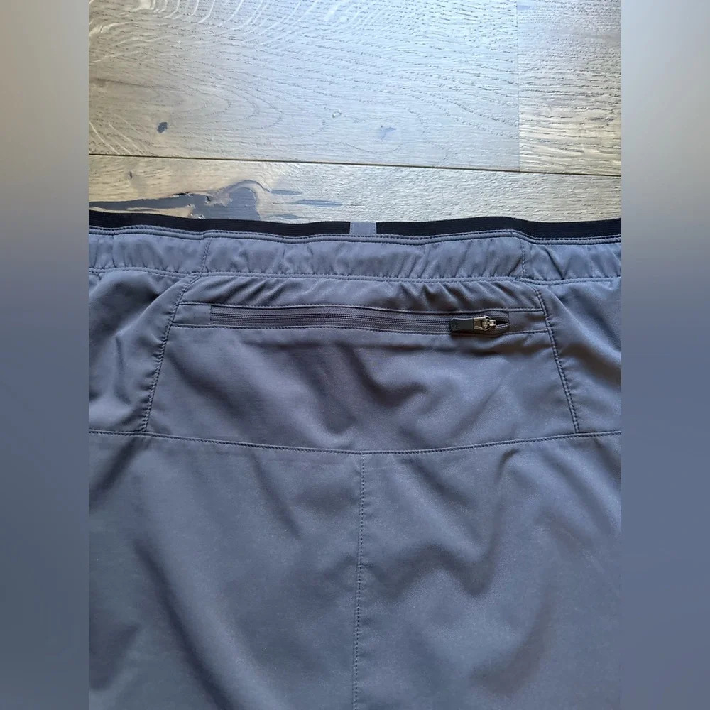 Arc'teryx Cormac Lined Shorts Inseam 7” In Gray/Teal Lining Size XL Reg